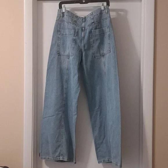 ME +EM Relaxed Wide Leg Jeans Squared Rear Pockets Excellent Sz28